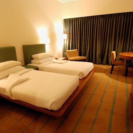 Hotel Parc Estique Пуна Экстерьер фото