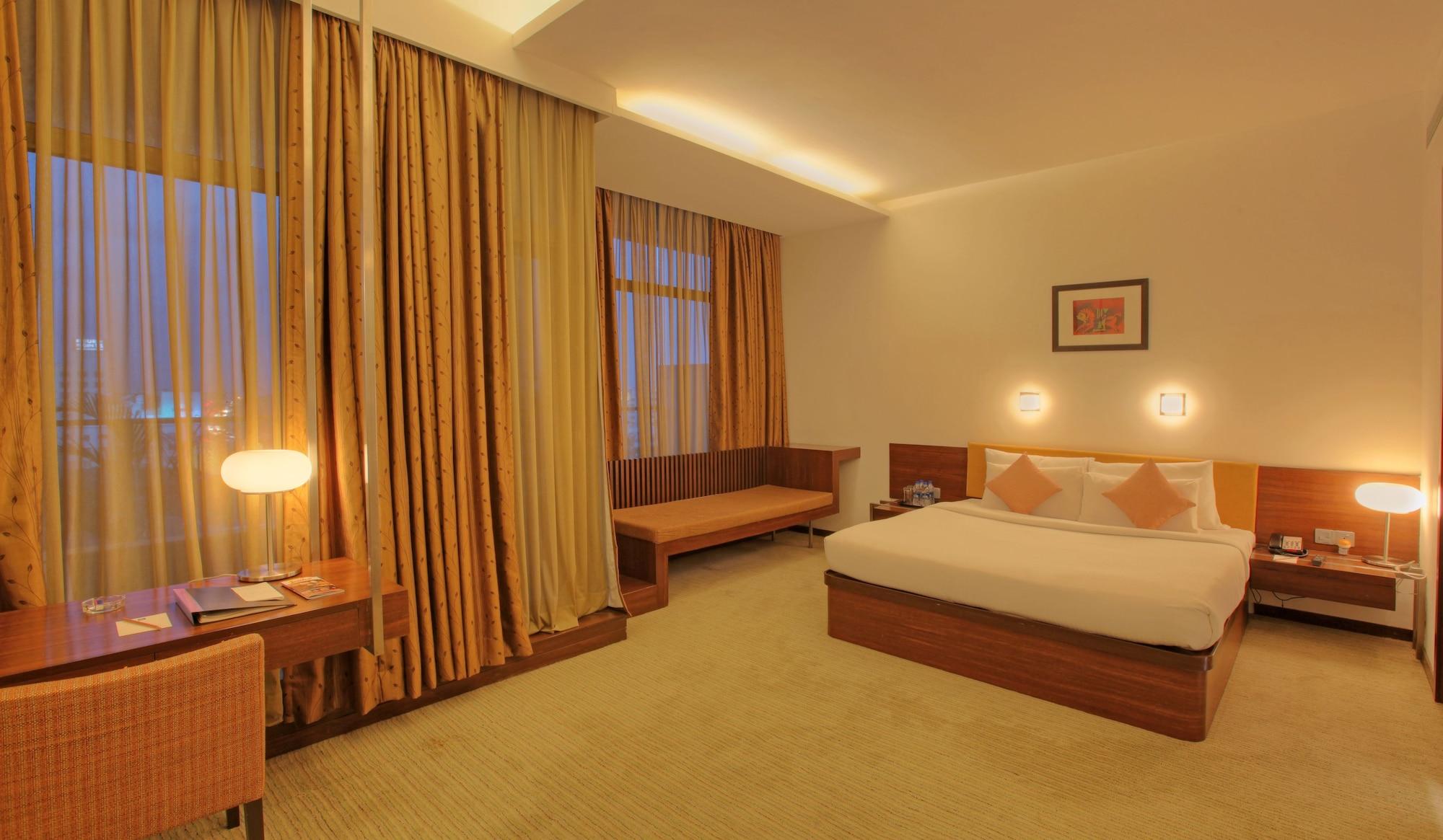 Hotel Parc Estique Пуна Экстерьер фото