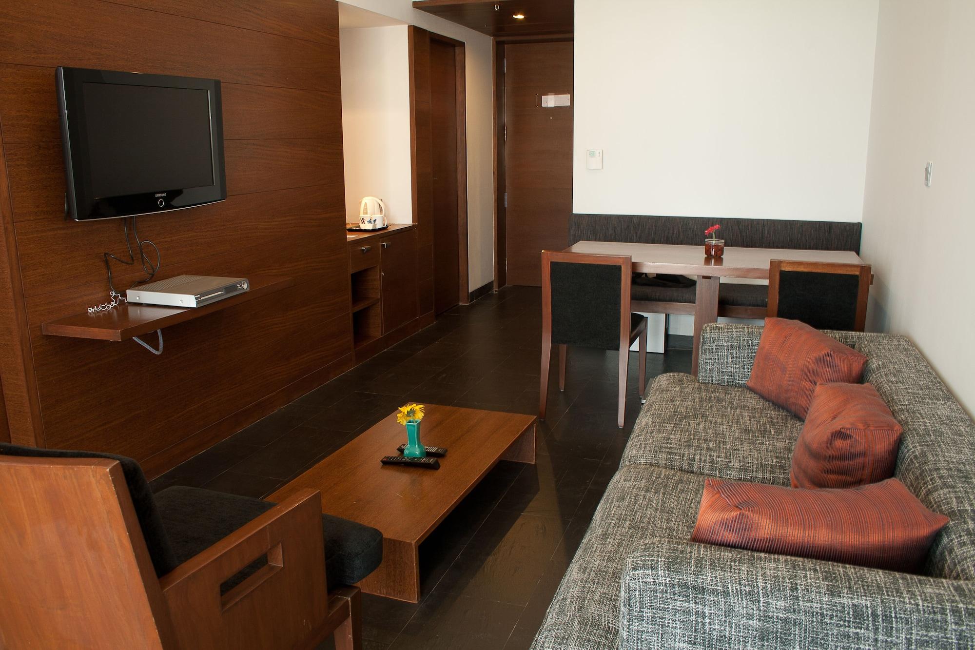 Hotel Parc Estique Пуна Экстерьер фото