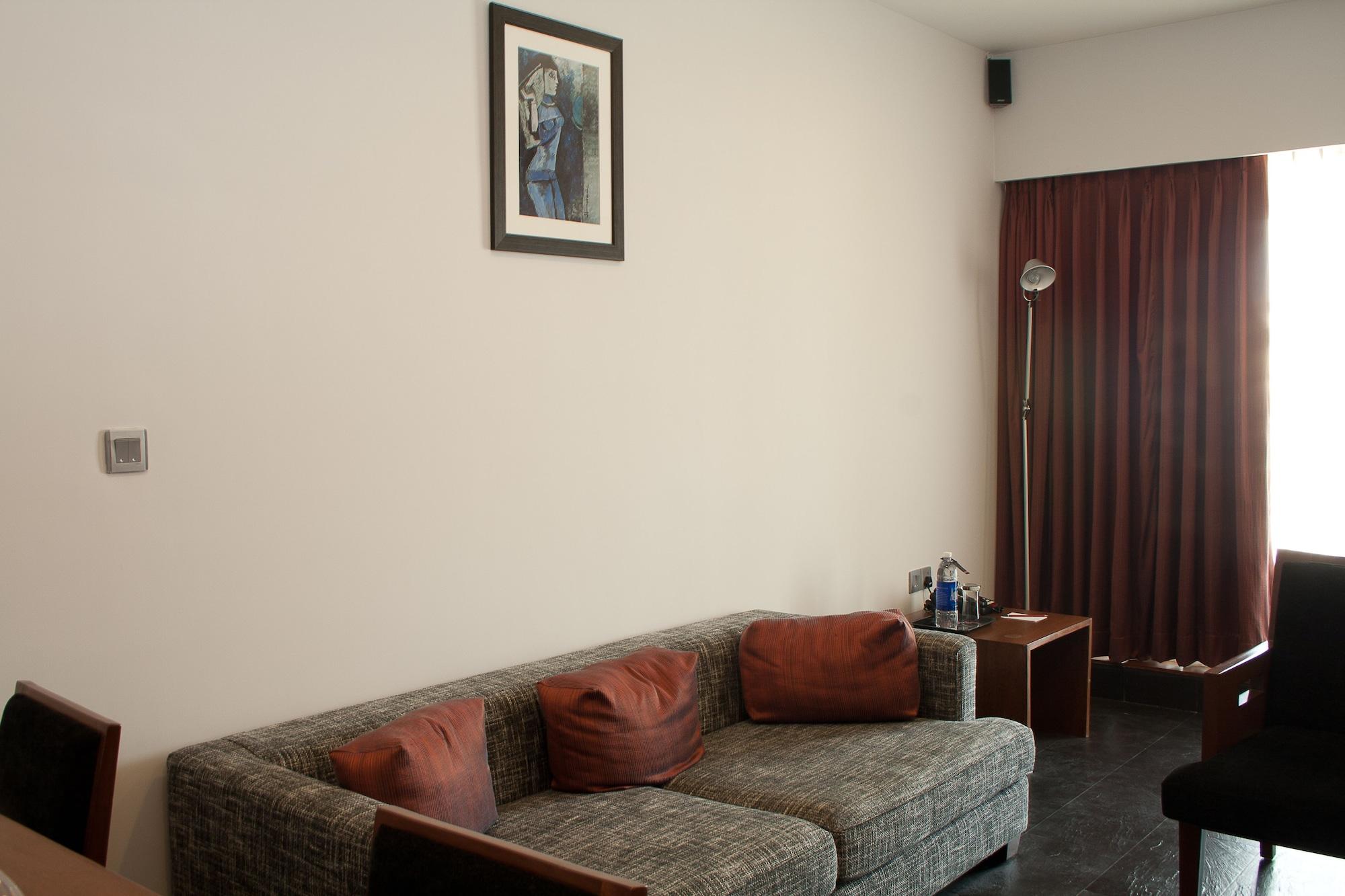 Hotel Parc Estique Пуна Экстерьер фото