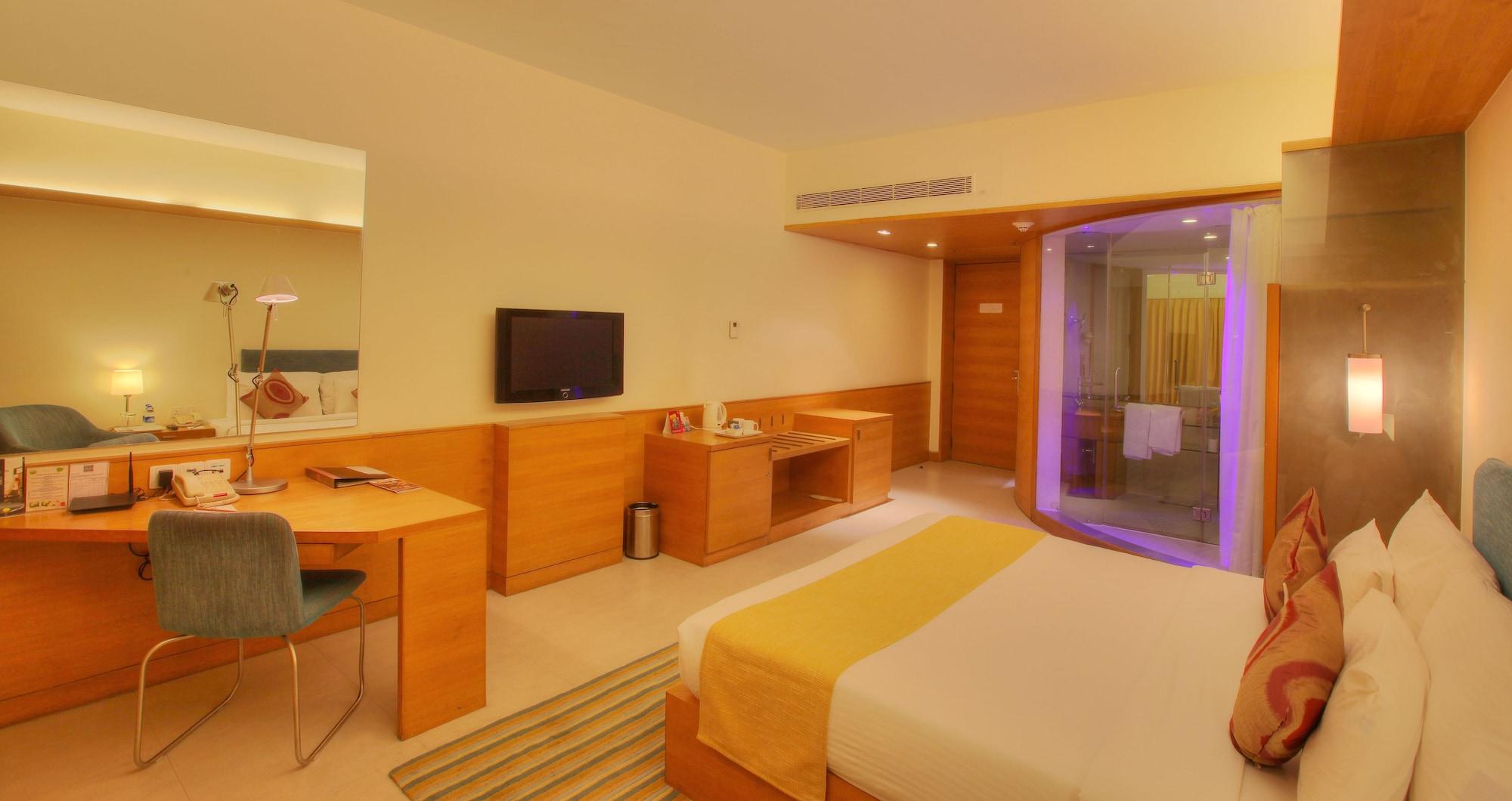 Hotel Parc Estique Пуна Экстерьер фото
