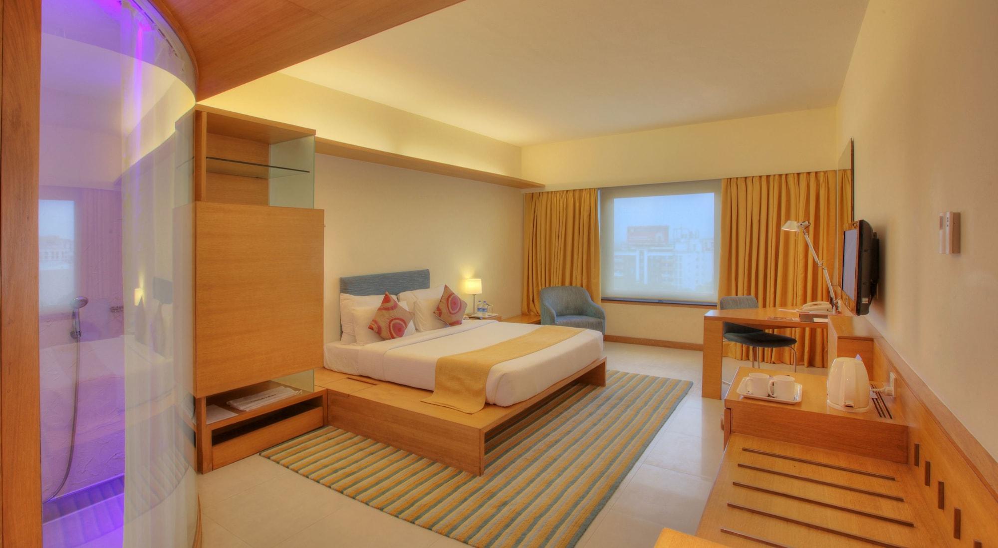 Hotel Parc Estique Пуна Экстерьер фото