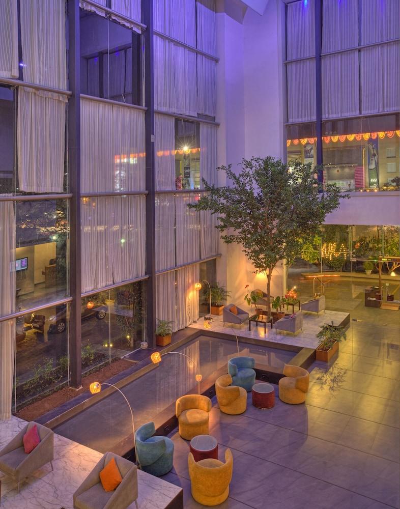 Hotel Parc Estique Пуна Экстерьер фото