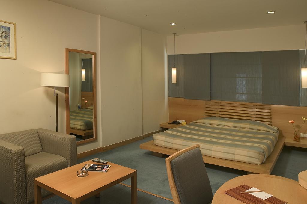 Hotel Parc Estique Пуна Экстерьер фото