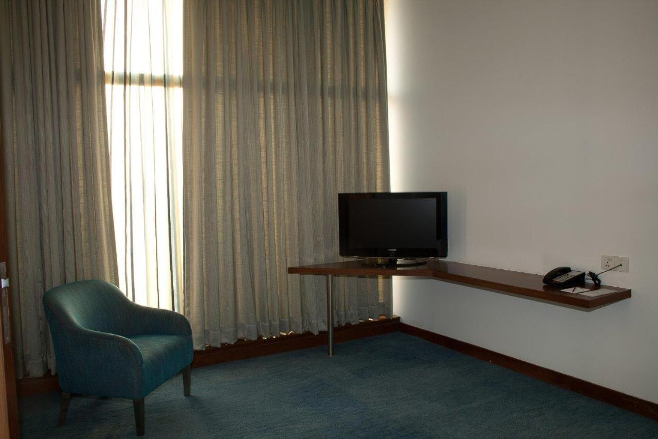 Hotel Parc Estique Пуна Экстерьер фото